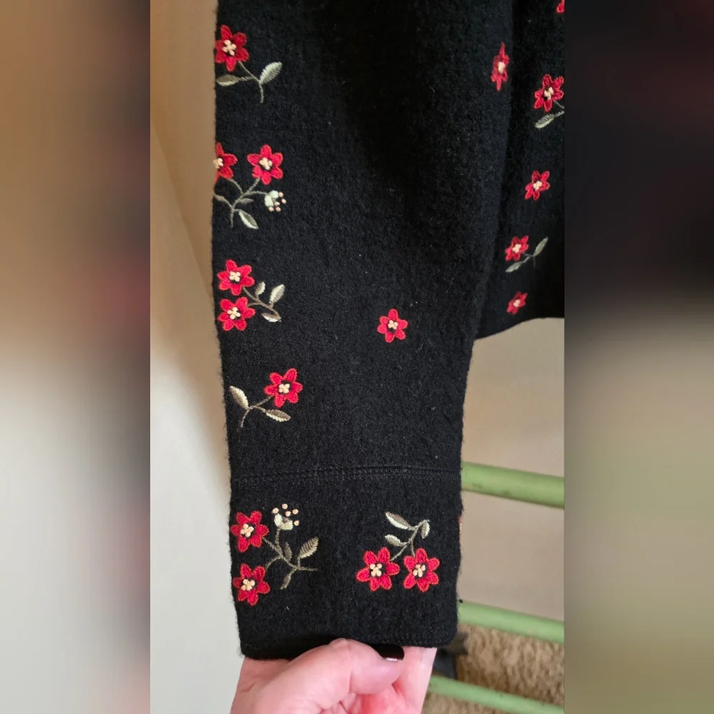 Talbots Vintage Cardigan Button Front with Red/Green Floral Embroidery, Sz M - Picture 4 of 8